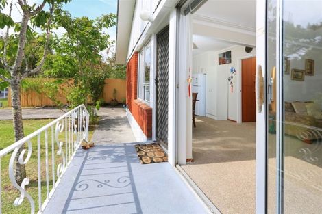 Photo of property in 5/1 Takapu Street, Henderson, Auckland, 0612