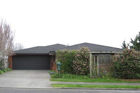 Photo of property in 10 Waiwera Place, Merrilands, New Plymouth, 4312