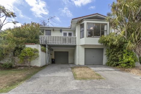 Photo of property in 96 Churton Drive, Churton Park, Wellington, 6037
