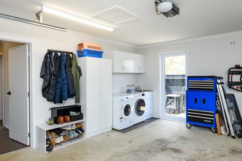 Photo of property in 1 Ivy Lane, Kelvin Grove, Palmerston North, 4414