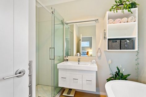 Photo of property in 1 Manuwai Road, Torbay, Auckland, 0630