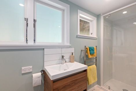 Photo of property in 15 Kowhai Street, Eastbourne, Lower Hutt, 5013