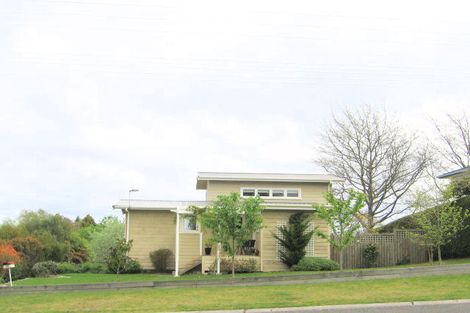 Photo of property in 35 Kotare Street, Hilltop, Taupo, 3330