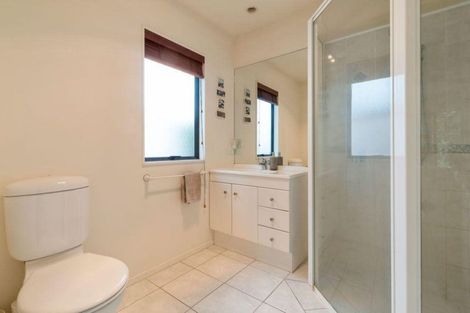 Photo of property in 19 Rosetti Rise, West Harbour, Auckland, 0618