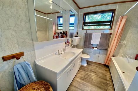 Photo of property in 19 Rata Street, Kaka Point, 9271