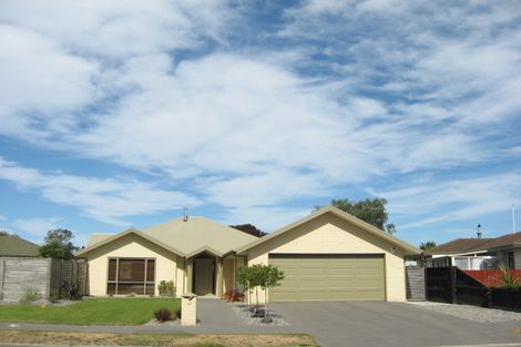 Photo of property in 110 Royal Park Drive, Parklands, Christchurch, 8083