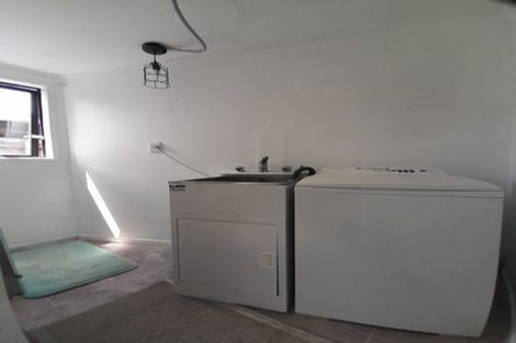 Photo of property in 18 Beihlers Road, Weymouth, Auckland, 2103