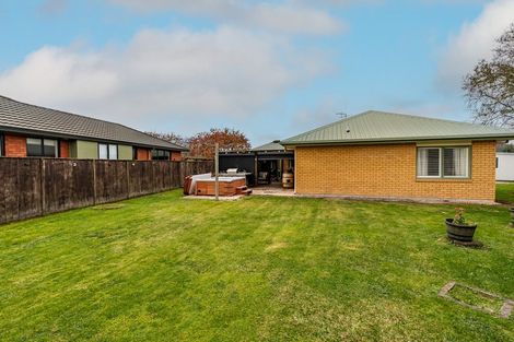 Photo of property in 5 Stanfield Court, Rototuna, Hamilton, 3210