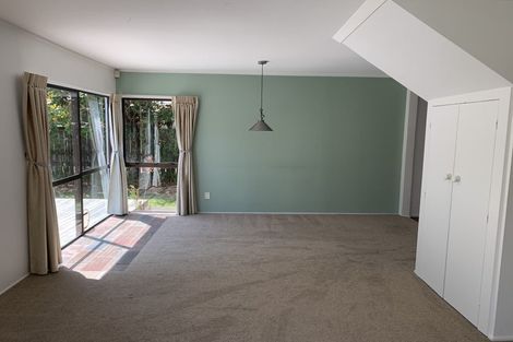 Photo of property in 1/15 Fairfax Avenue, Northcote, Auckland, 0627
