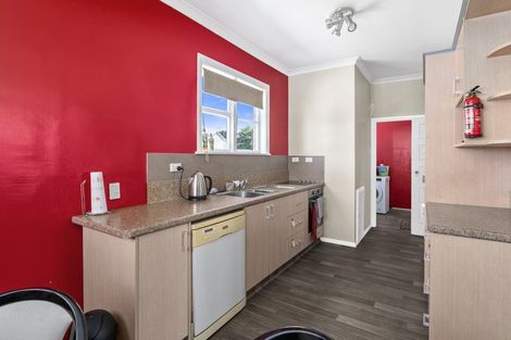 Photo of property in 2 Lincoln Place, Levin, 5510