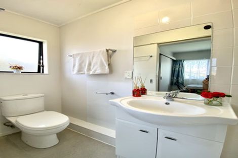 Photo of property in 2/175 Bradbury Road, Highland Park, Auckland, 2010