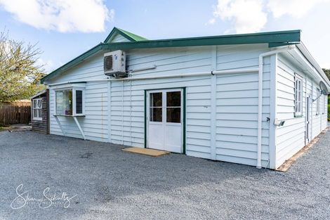 Photo of property in 12 Franklin Road, Paparoa, 0571