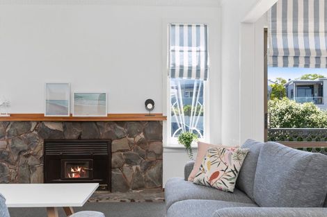 Photo of property in 4 Pitau Road, Mount Maunganui, 3116