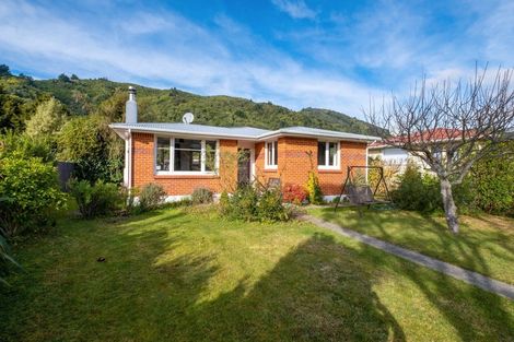 Photo of property in 113a Waikawa Road, Picton, 7220