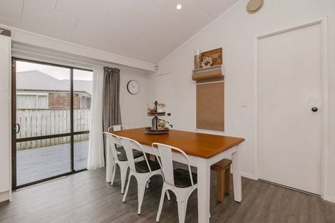 Photo of property in 21 Peppertree Glade, Kelvin Grove, Palmerston North, 4414