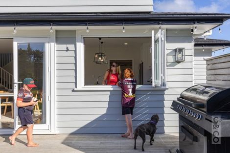 Photo of property in 11 Kahika Grove, Huapai, Kumeu, 0810