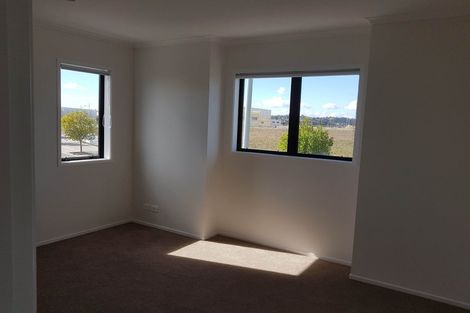 Photo of property in 1/2 Frances Bryers Road, Hobsonville, Auckland, 0616