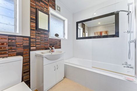 Photo of property in 1/207 Glamorgan Drive, Torbay, Auckland, 0630