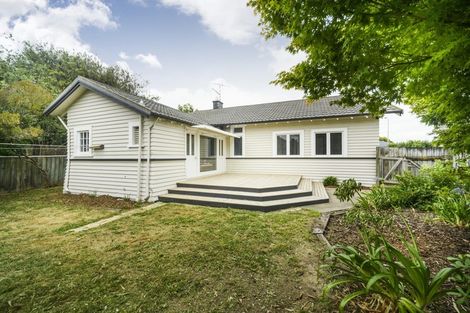 Photo of property in 17 Stewart Crescent, Hokowhitu, Palmerston North, 4410