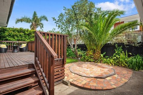 Photo of property in 1/317 Lake Road, Hauraki, Auckland, 0622