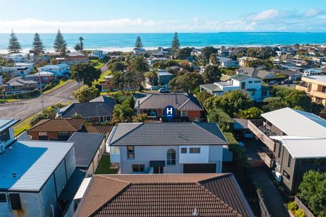 Photo of property in 2/3 Wells Avenue, Mount Maunganui, 3116