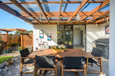 Photo of property in 39 Logan Way, Kelvin Grove, Palmerston North, 4414