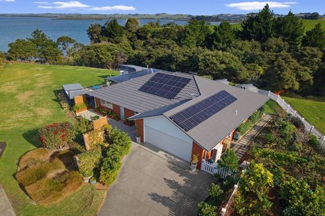 Photo of property in 96 Omana Avenue, Shelly Beach, South Head, 0874