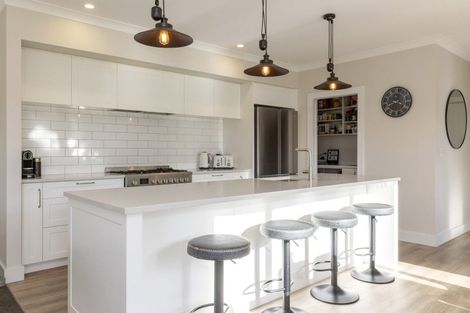 Photo of property in 7 Lochinvar Lane, Acacia Bay, Taupo, 3385