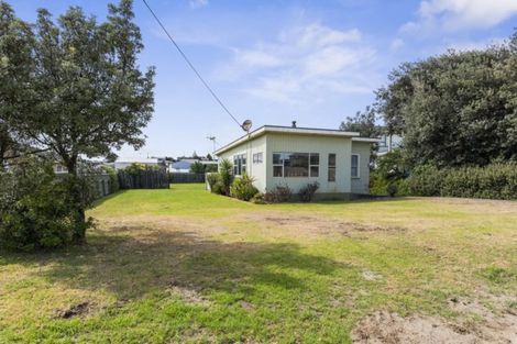 Photo of property in 32 Rua Avenue, Waitarere Beach, Levin, 5510