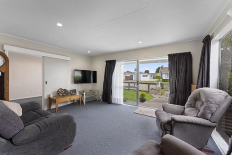 Photo of property in 101 Ryder Crescent, Levin, 5510