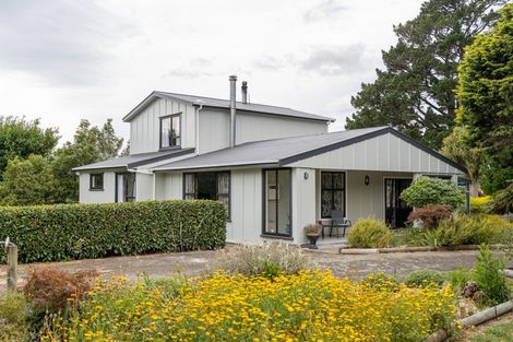 Photo of property in 91 Stanly Street, Eketahuna, 4900