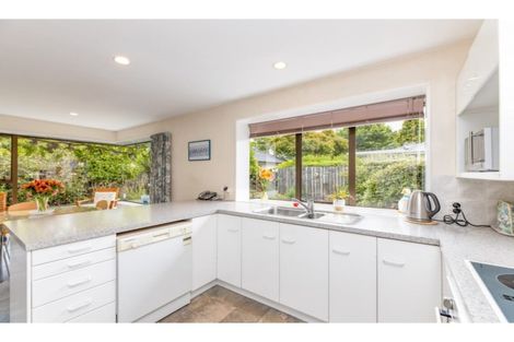 Photo of property in 2/215 Memorial Avenue, Burnside, Christchurch, 8053