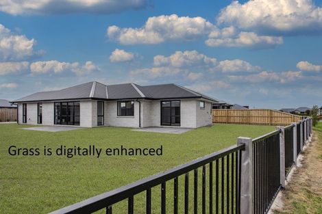 Photo of property in 12 Deans Place, Amberley, 7410