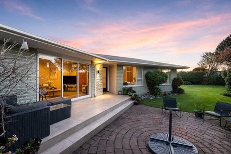 Photo of property in 34 Wychwood Crescent, Bishopdale, Christchurch, 8053