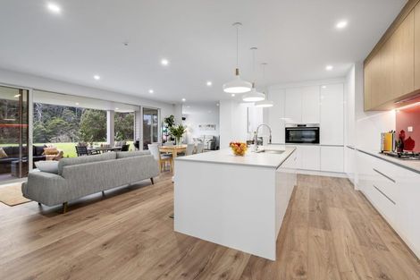 Photo of property in 15 Nola Road, Oratia, Auckland, 0604