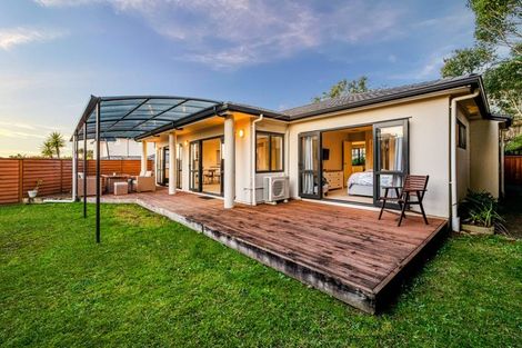 Photo of property in 44 Roy Maloney Drive, Henderson, Auckland, 0612