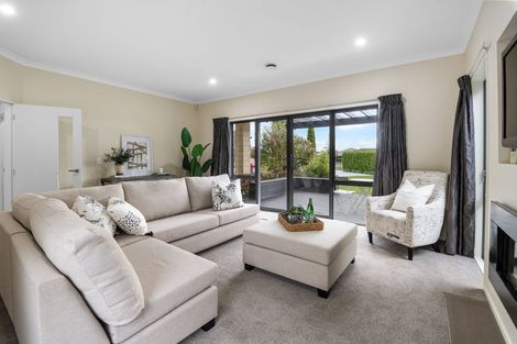 Photo of property in 100 Mcmahon Drive, Aidanfield, Christchurch, 8025