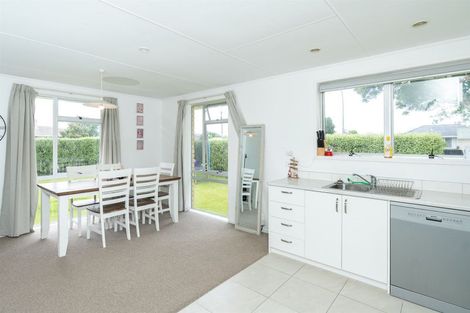 Photo of property in 2 Amethyst Place, Chartwell, Hamilton, 3210