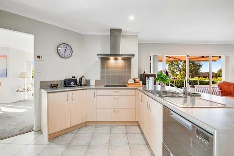 Photo of property in 1 Anchorite Way, Red Beach, 0932