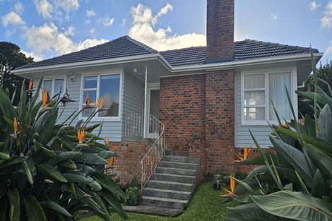 Photo of property in 17 Ellen Avenue, Hillcrest, Auckland, 0627