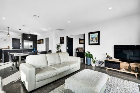 Photo of property in 4 Cessna Lane, Glen Avon, New Plymouth, 4312