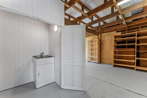 Photo of property in 352 Motutara Road, Muriwai, 0881