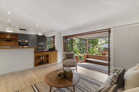 Photo of property in 1/3 Beach Road, Northcote Point, Auckland, 0627