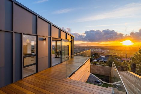 Photo of property in 92 Kotare Street, Waikanae, 5036