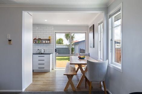 Photo of property in 25 Battersea Place, Roslyn, Palmerston North, 4414