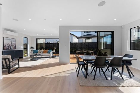 Photo of property in 7 Picnic Point Road, Hobsonville, Auckland, 0616