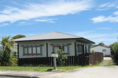 Photo of property in 13 Stevenson Road, Clarks Beach, 2122