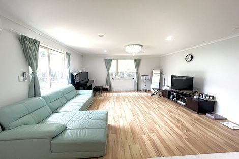 Photo of property in 7 Fernbank Lane, Greenhithe, Auckland, 0632