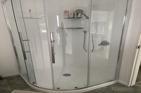 Photo of property in 25 Shelly Beach Parade, Cockle Bay, Auckland, 2014