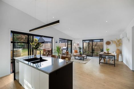 Photo of property in 21 Sarges Way, Lake Hawea, Wanaka, 9382